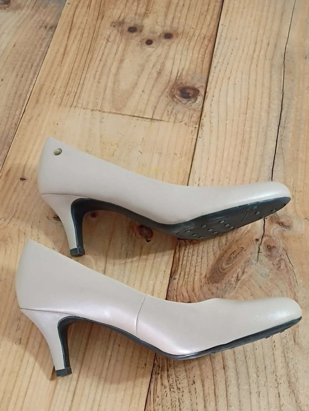 Life Stride Nude/Taupe Classic Mid Heel Pumps
